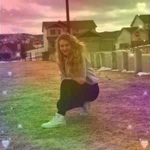 Meet your Posher, Adriana